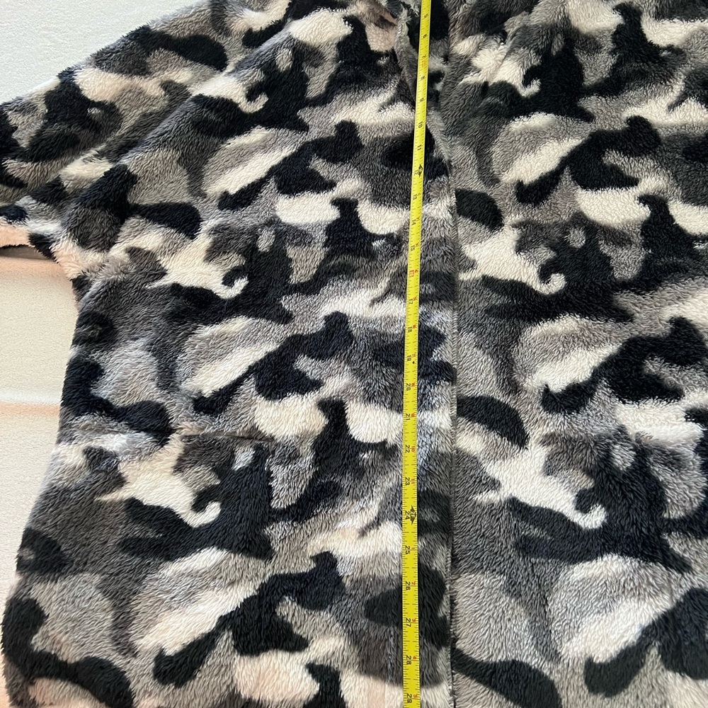 Lightweight Camo Print Open Jacket With Hoodie - image 6